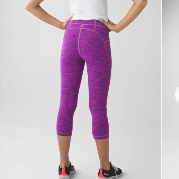 Lululemon Free Flow Crop Size 6 - Picture 5 of 12